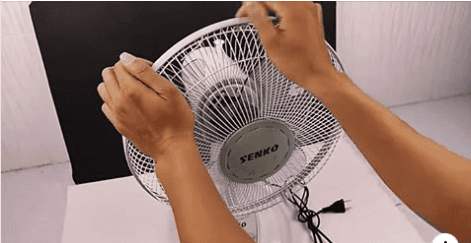 V hiši mu je bilo prevroče, a je imel le ventilator. Poglejte, kako je sam naredil KLIMO!