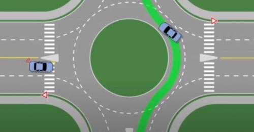 Test, ki je zmedel TUDI PROFESIONALNE VOZNIKE! Ali in kdaj se v krožnem križišču daje smernik?
