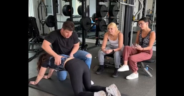 Po takšnem škandalu smo prepričani, da ta punca še dolgo ne bo šla v fitnes. Video je HIT!