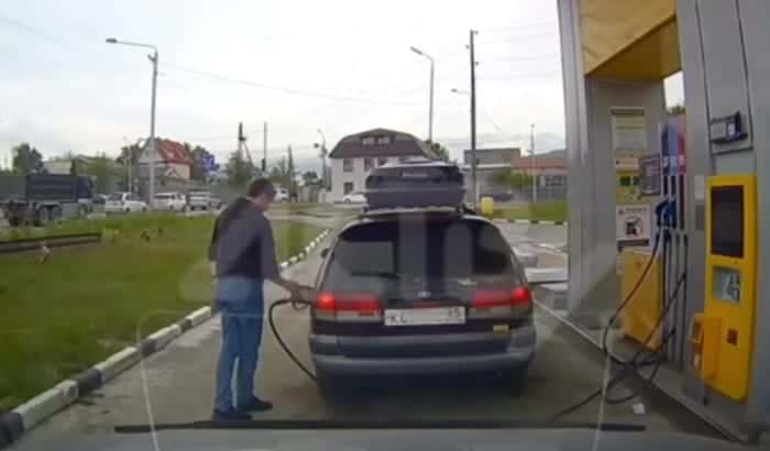 Želel je preveriti, kaj se zgodi, ko na bencinski črpalki prižgeš vžigalnik. Oglejte si video!