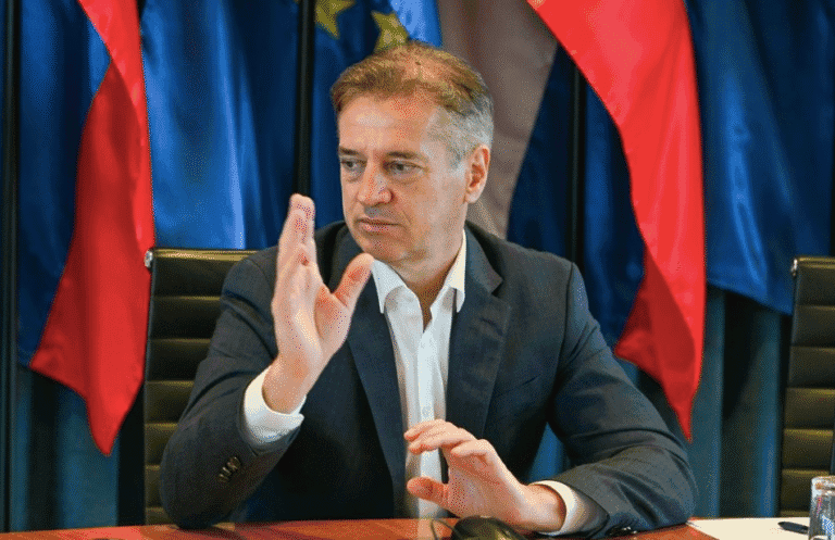 Obvezna božičnica prihaja – Golob: “Največji kapital so zaposleni”