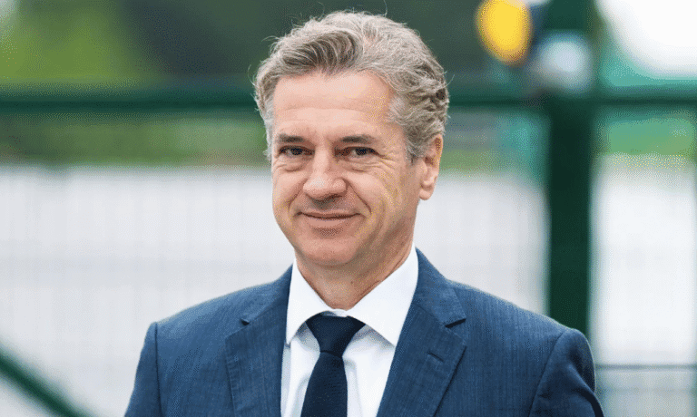 GOLOB: Božičnica bo obvezna, a zaposleni se ji lahko prostovoljno odpovejo za rešitev podjetja!