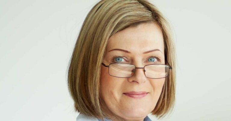 Nasveti ločene ženske: »Bolj ko ugajaš ljudem, manj te cenijo – obrni ploščo«