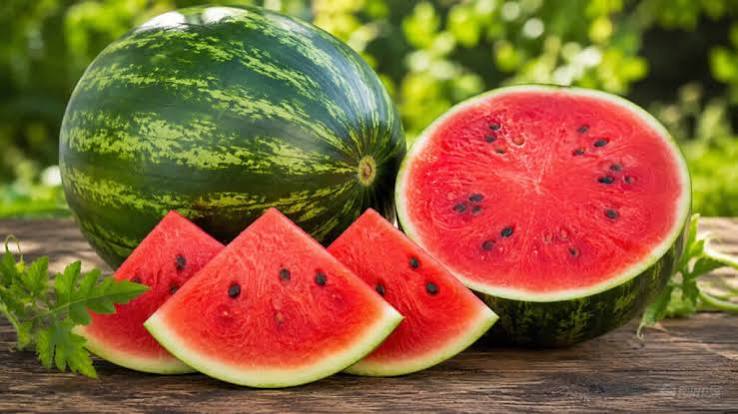 Nehajte kupovati že narezane lubenice: Razlog vas bo presenetil!