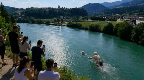 JUNAŠKO: Pogumni 81-letnik iz Drave rešil malčka, medtem ko so drugi le opazovali!
