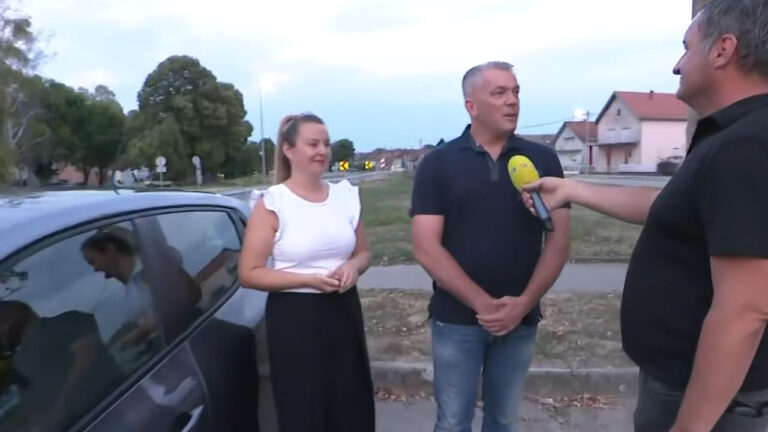 VIDEO: Za 20 let dela v podjetju ji je šef pred lokalom parkiral nov avto!