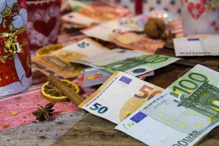 Božičnica 2026: Koliko bo znašala in kaj prinašajo nova pravila?